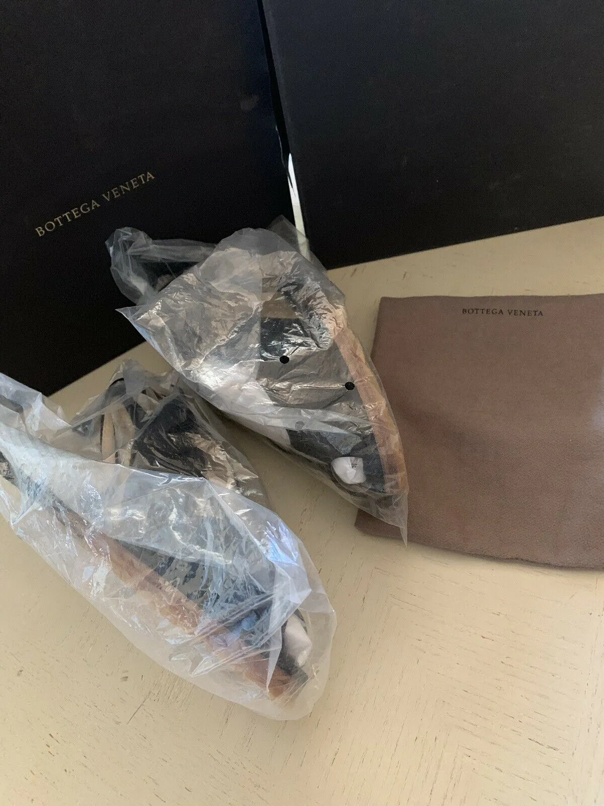 $990 Bottega Veneta Women’s Suede Shoes Sandal Black 9 US ( 39 Eu ) Italy