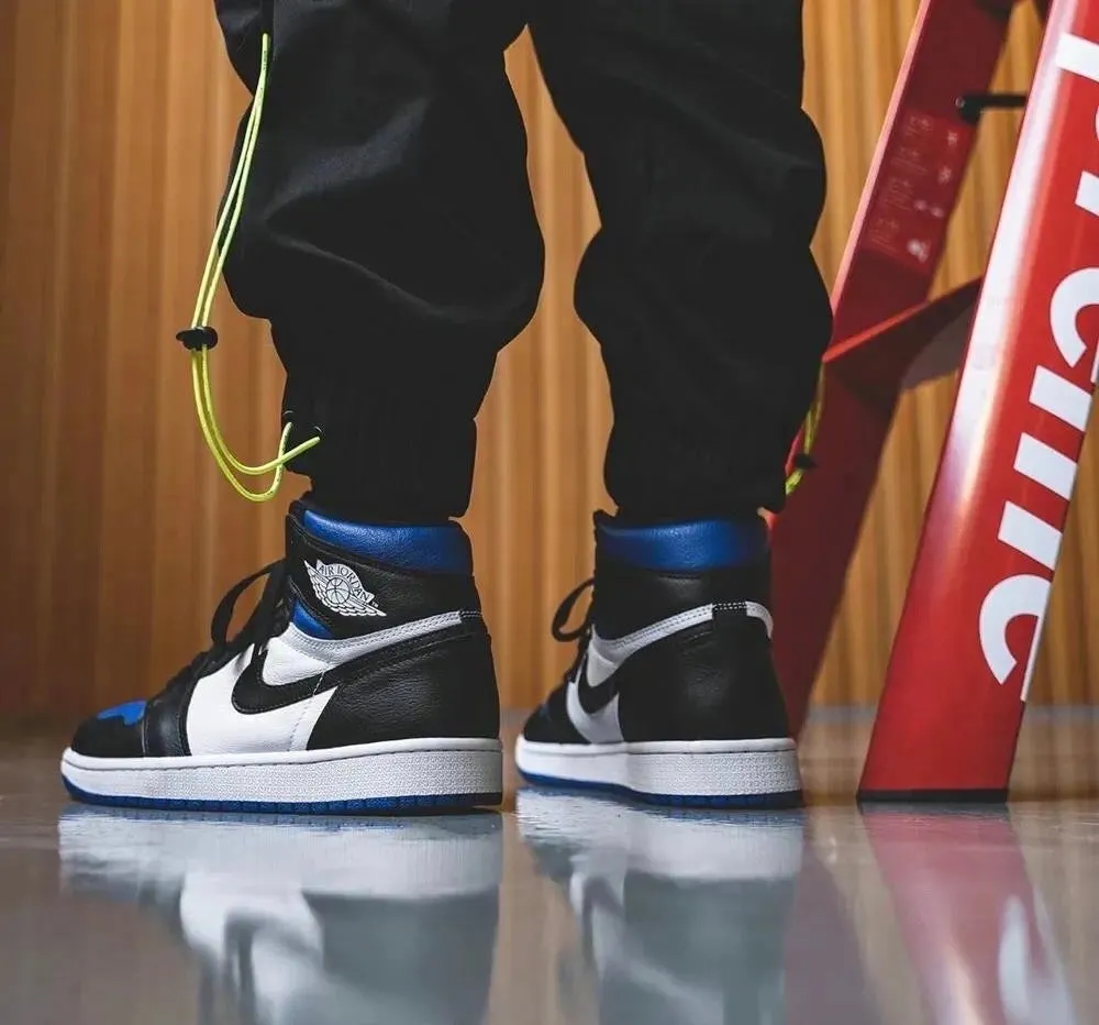 CE - AJ1 black and blue toe