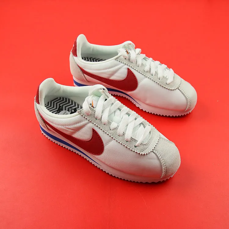 CE - NKE A generation of classic white and red