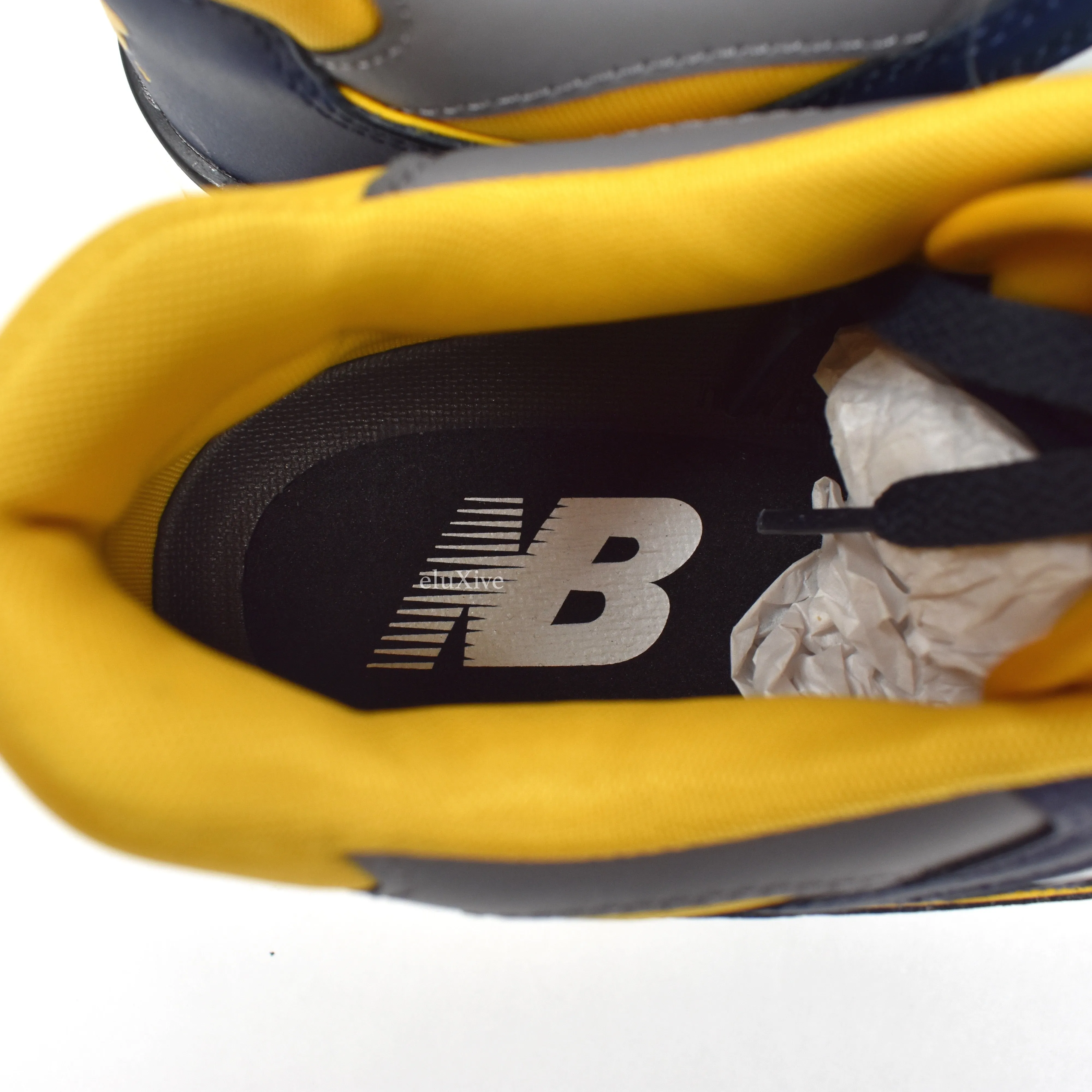 New Balance - 550 Basketball Sneakers (Navy/Yellow)