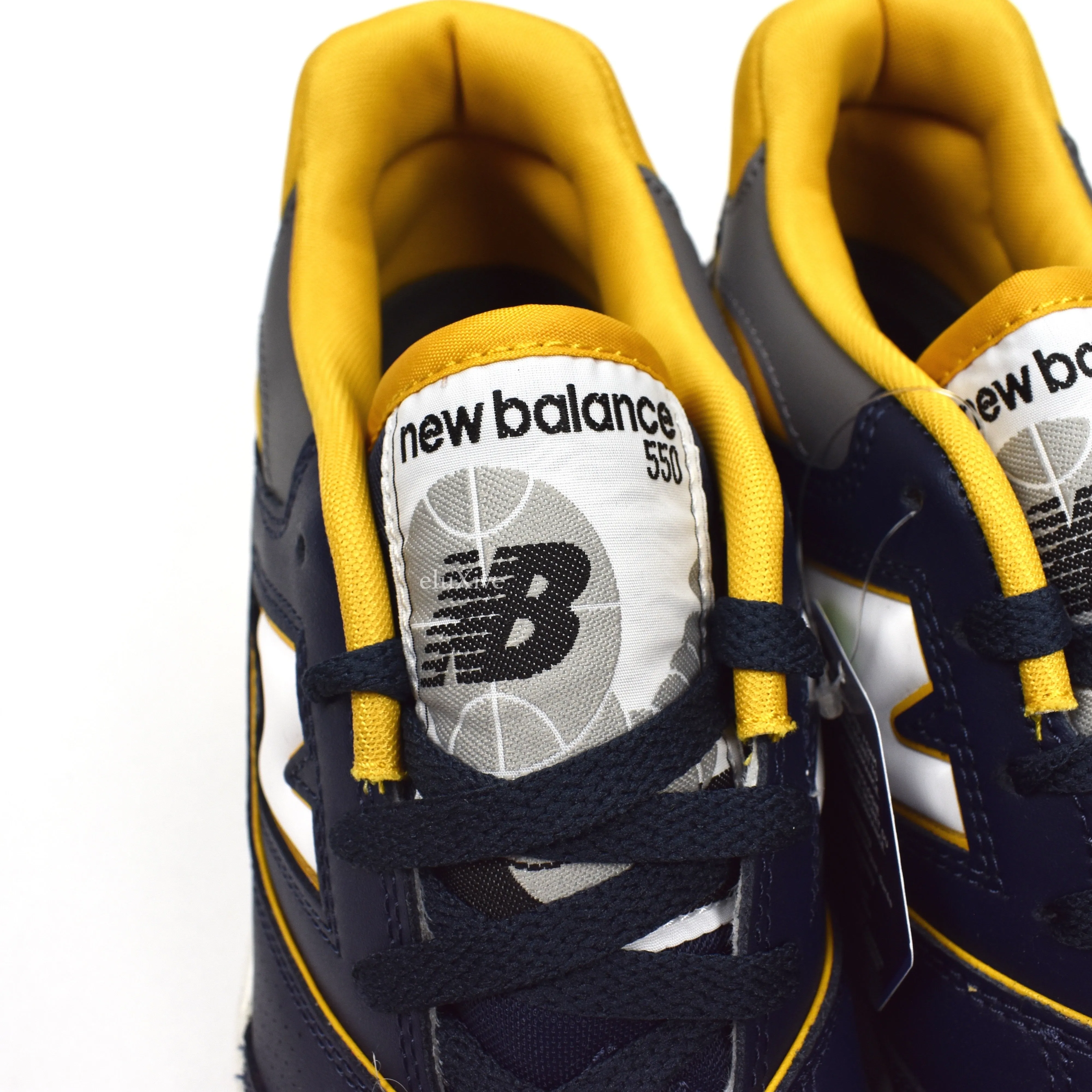 New Balance - 550 Basketball Sneakers (Navy/Yellow)