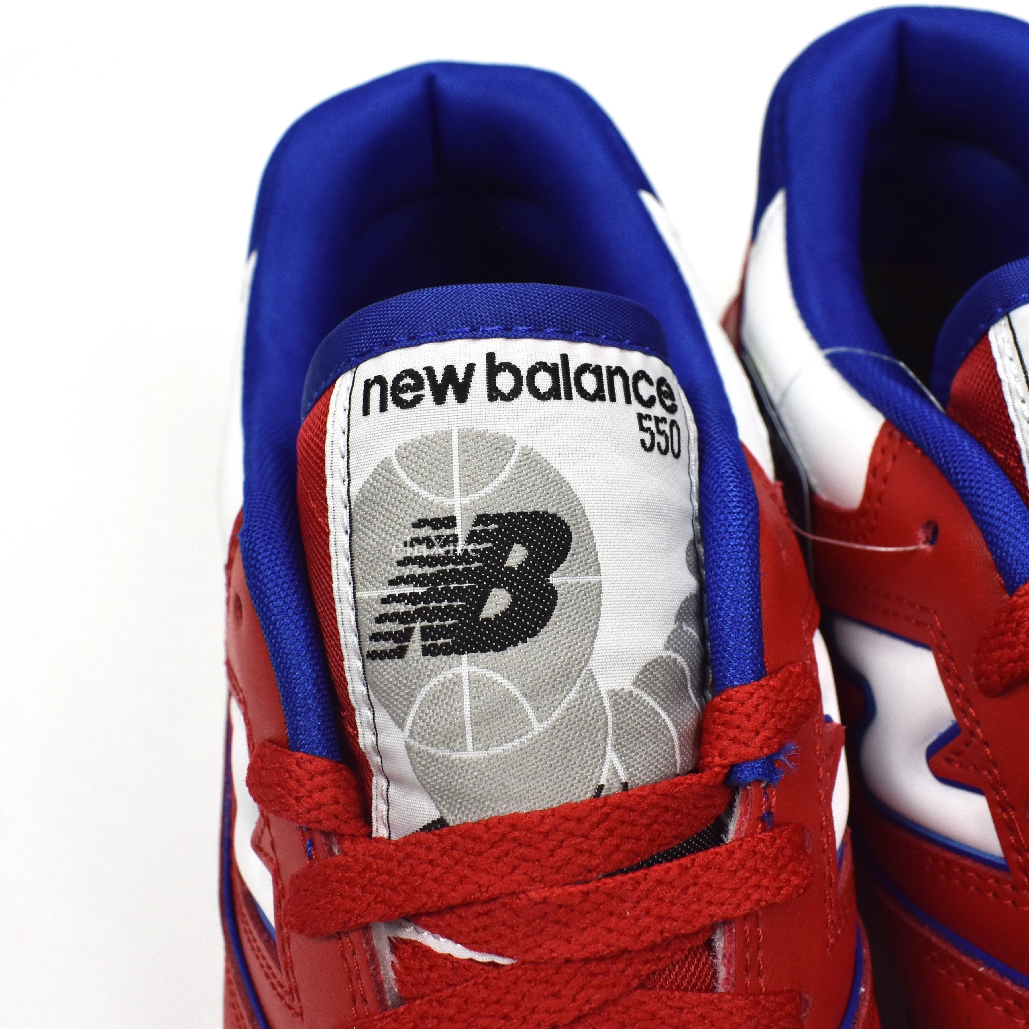 New Balance - 550 Basketball Sneakers (Red/Blue)