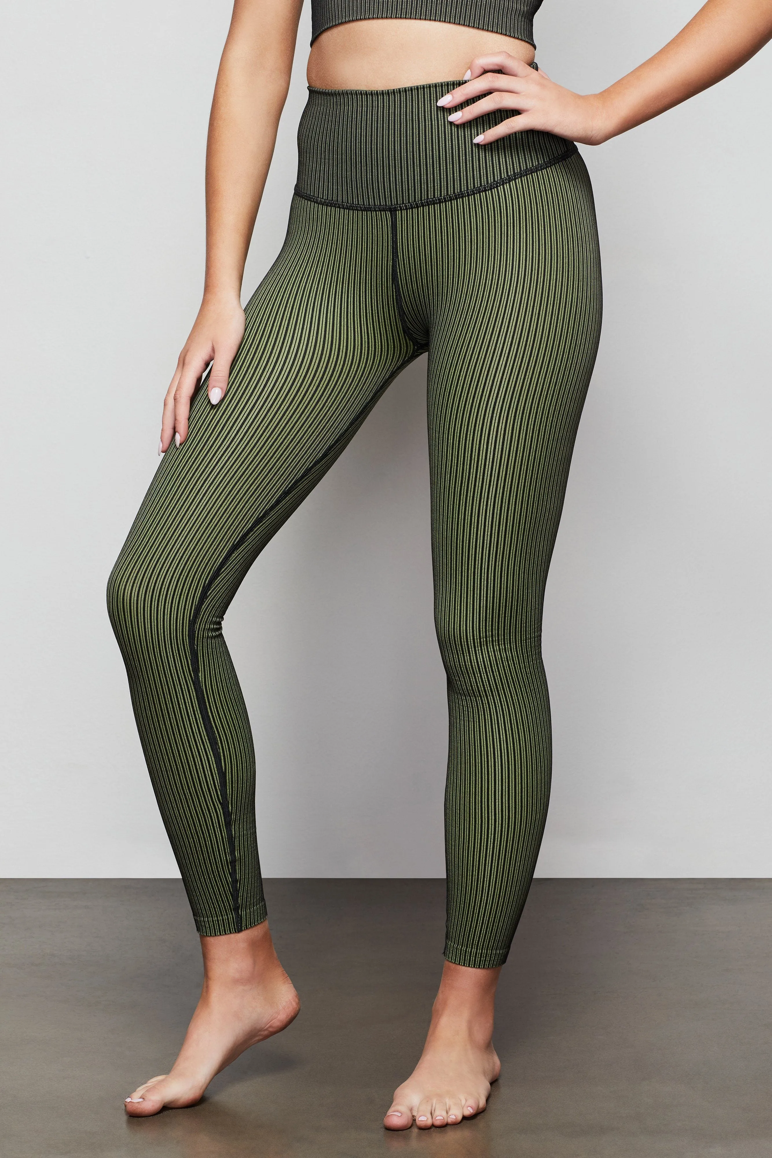 THE SEAMLESS RIBBED LEGGING | SUN BEAM002