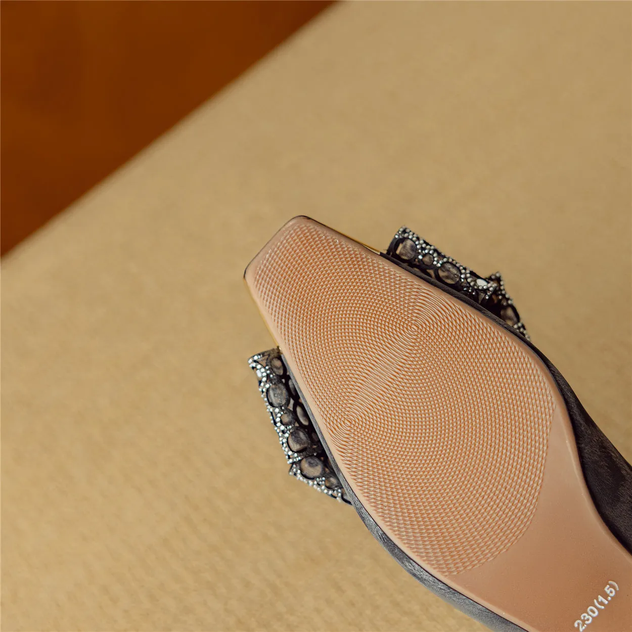TinaCus Women Handmade Genuine Leather Leopard Bowtie Metal Toe Kitten Heel Pumps