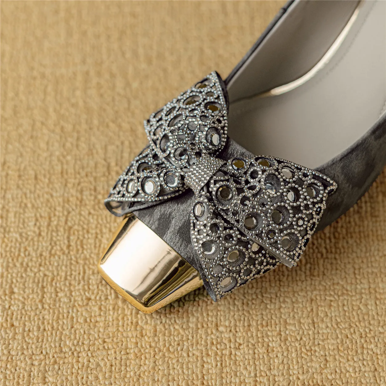 TinaCus Women Handmade Genuine Leather Leopard Bowtie Metal Toe Kitten Heel Pumps